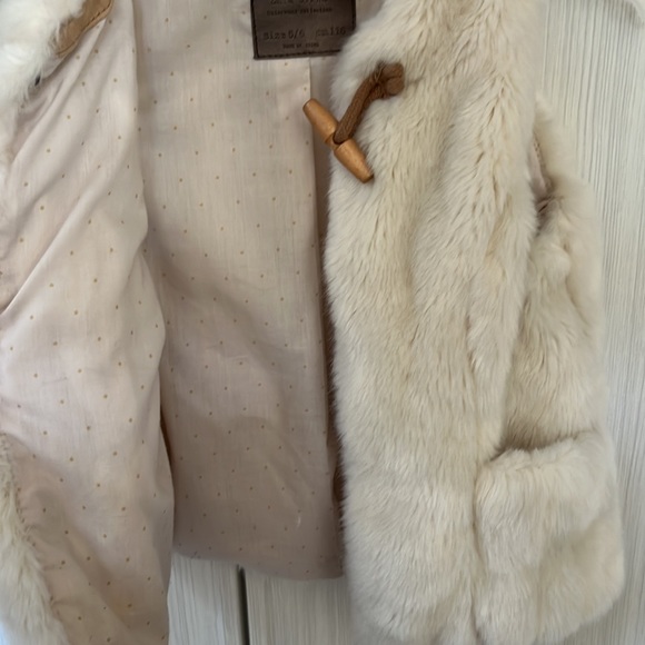 Zara girls faux fur vest - Picture 4 of 5